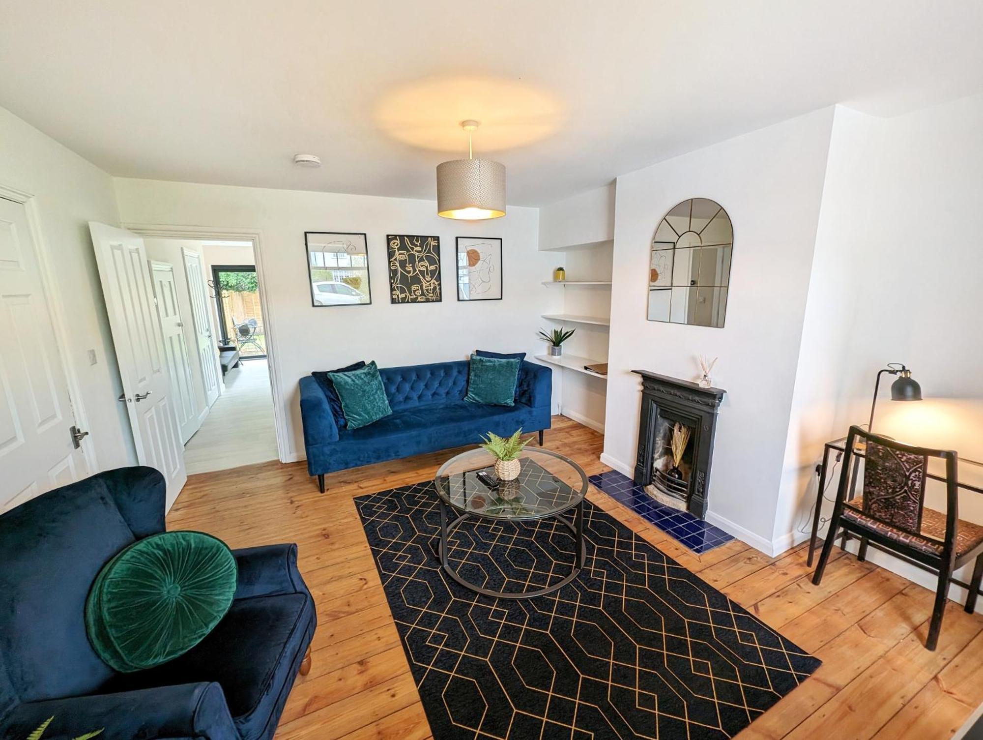 Central Cambridge, Charming 3-Bed House With Free Parking! Exterior photo