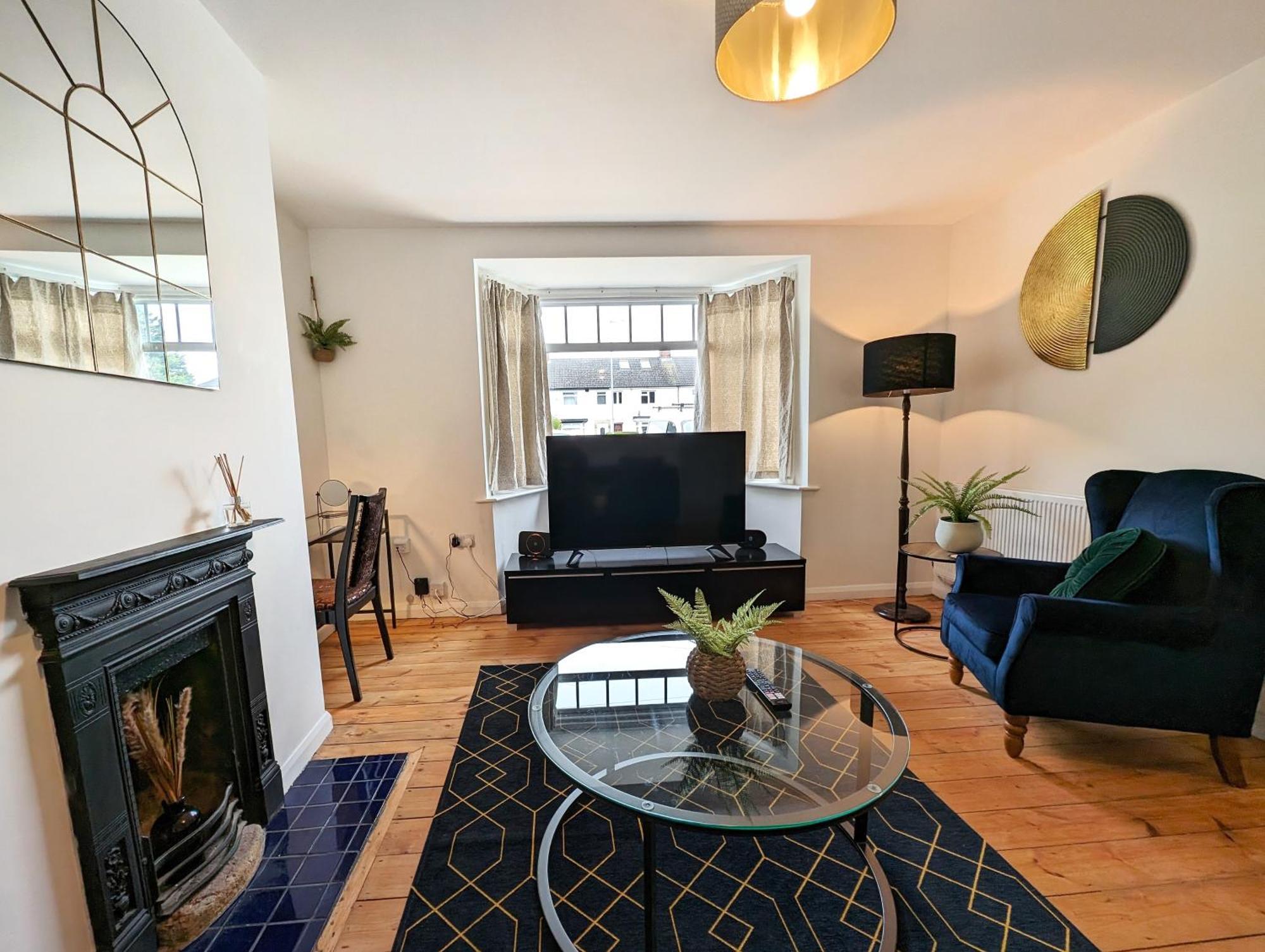 Central Cambridge, Charming 3-Bed House With Free Parking! Exterior photo